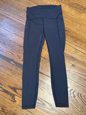 B37 lululemon athletica Women’s 6 Black High-Waist Performance Leggings